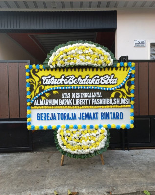 Papan Bunga Duka di Karang Mumus