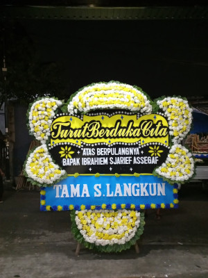 Papan Bunga Duka di Karang Mumus